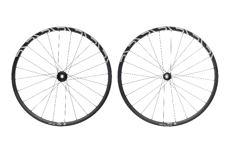 Revel RW-23 w/ i9 Hubs Carbon Tubeless 700c Wheelset