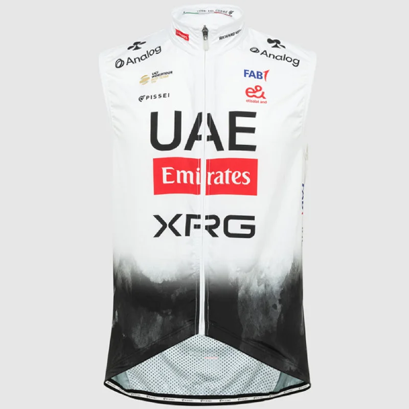 cycling clothing for drizzle protection-Gilet Pissei UAE Team Emirates 2025