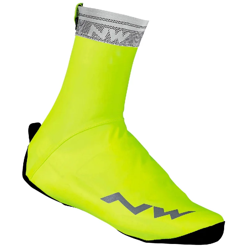 sweat-proof cycling clothing tech-Copriscarpe Northwave Chrono - Giallo fluo