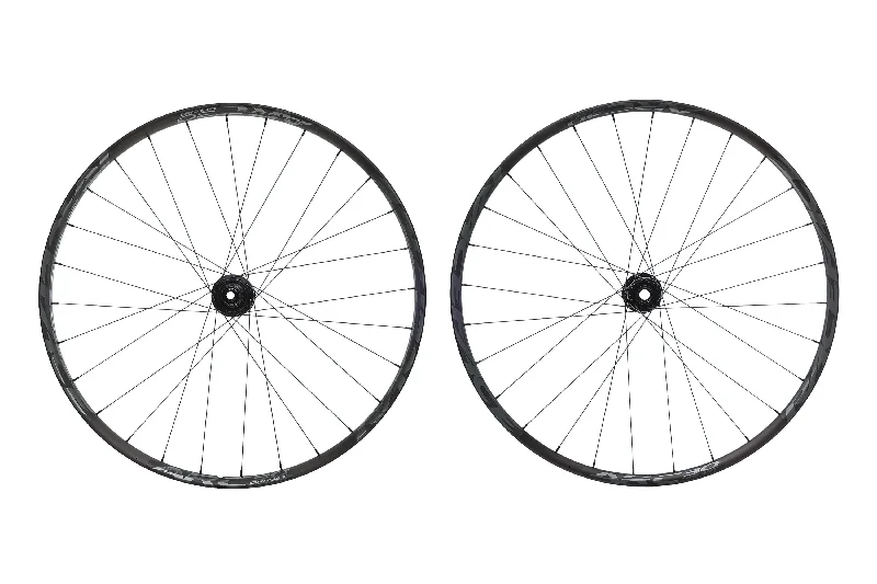 Race Face Arc 30 Offset w/ i9 1/1 Hubs Aluminum Tubeless 29" Wheelset